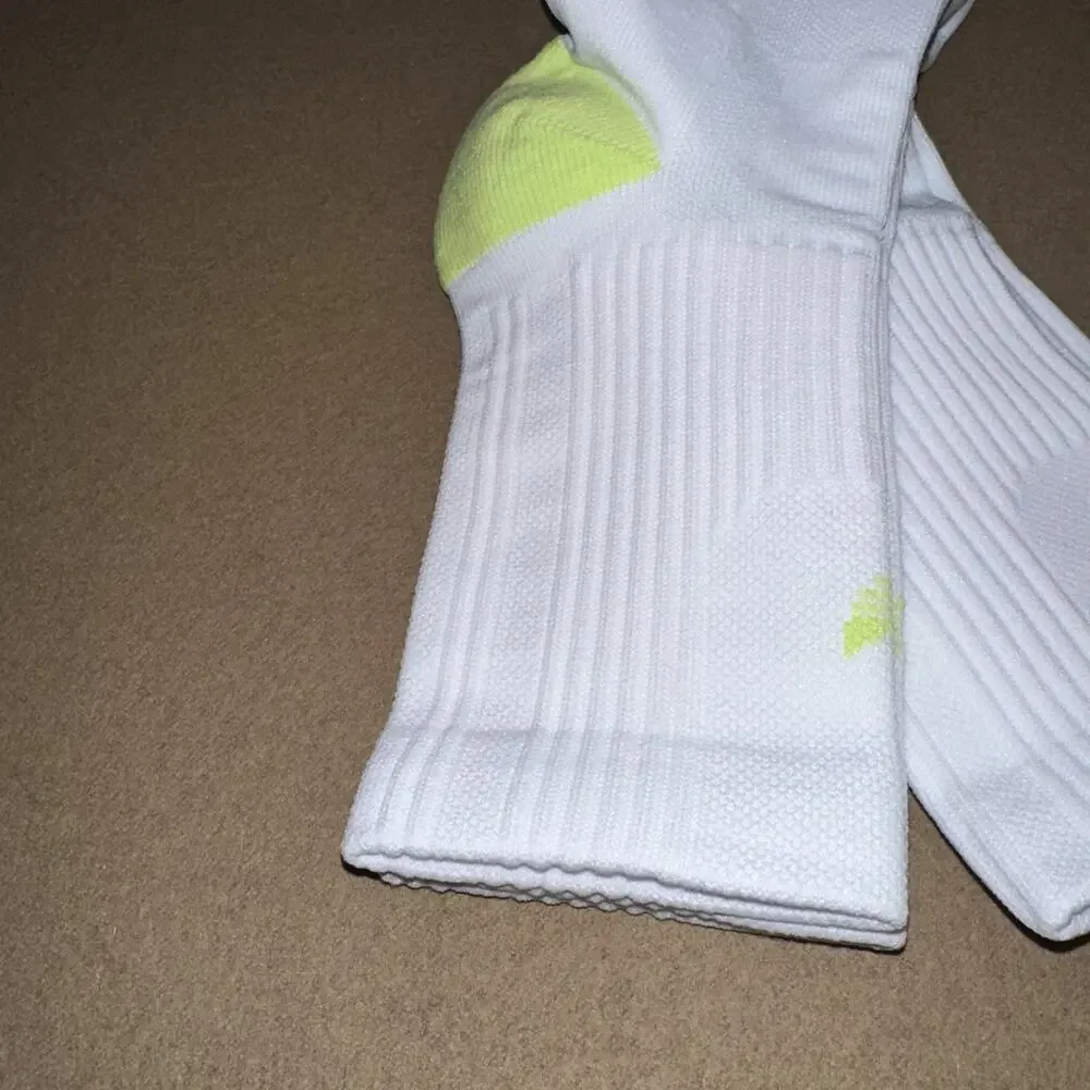 Adidas Men’s Originals trefoil 3 pack High Quarter socks in White Color Pop